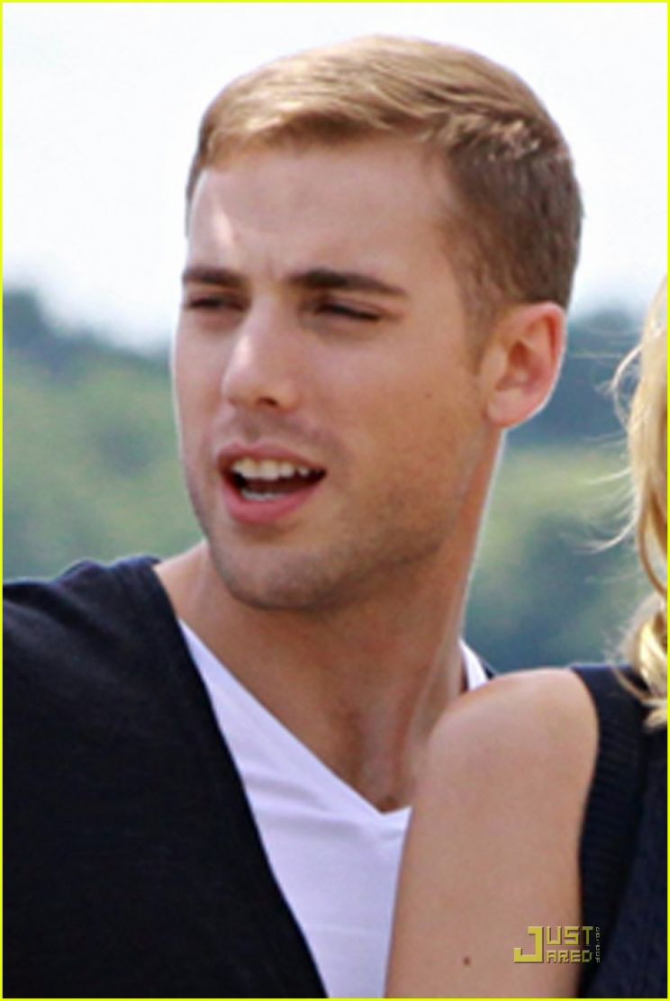 Dustin Milligan