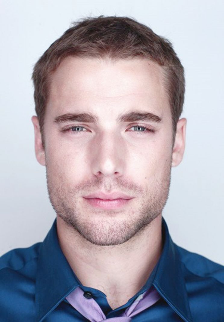 Dustin Milligan