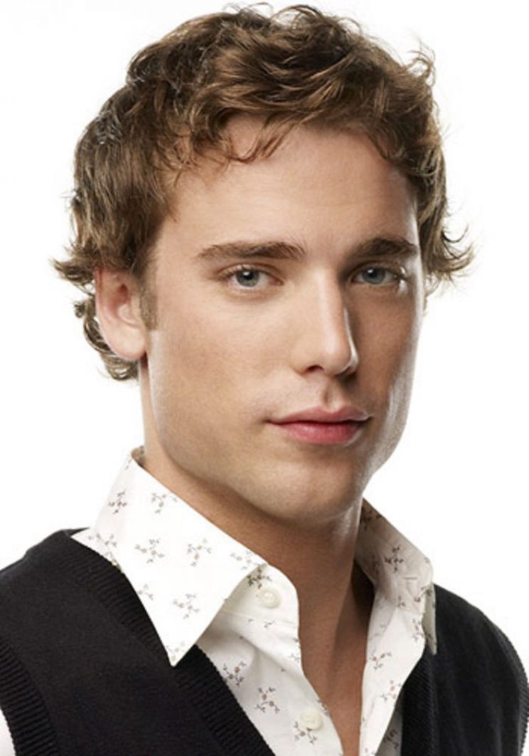 Dustin Milligan