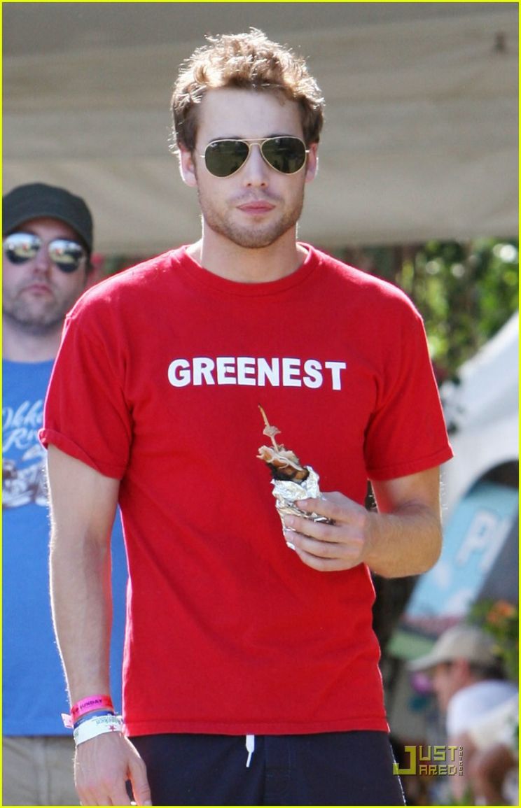 Dustin Milligan