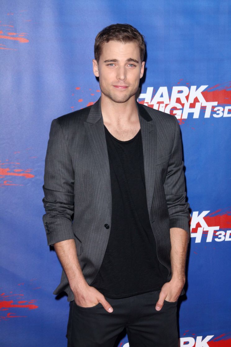 Dustin Milligan