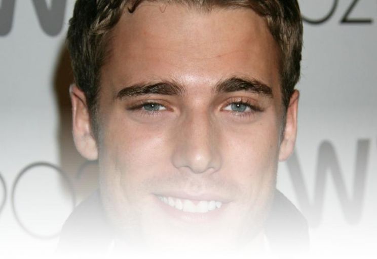Dustin Milligan