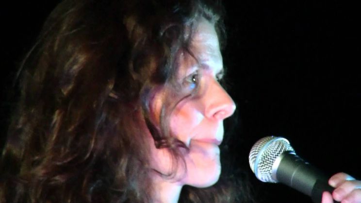 Edie Brickell