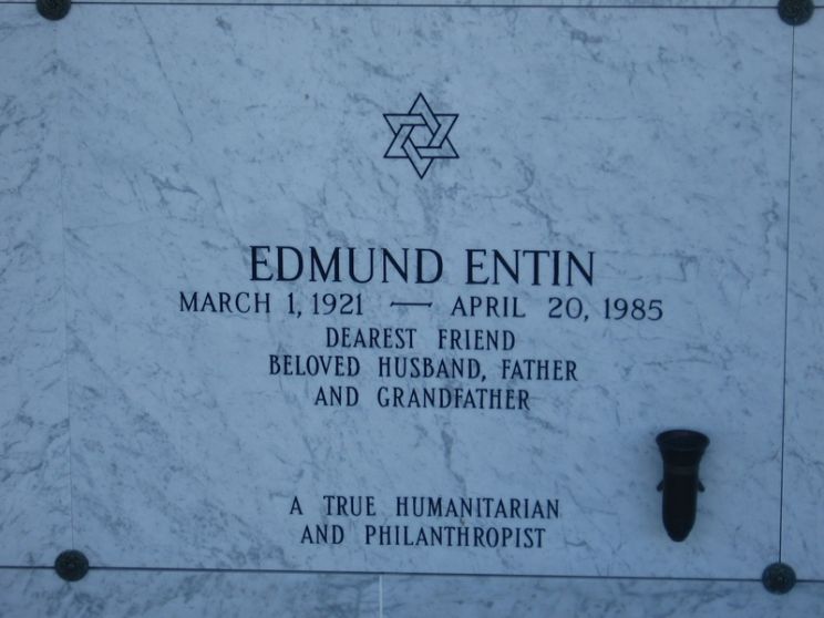 Edmund Entin