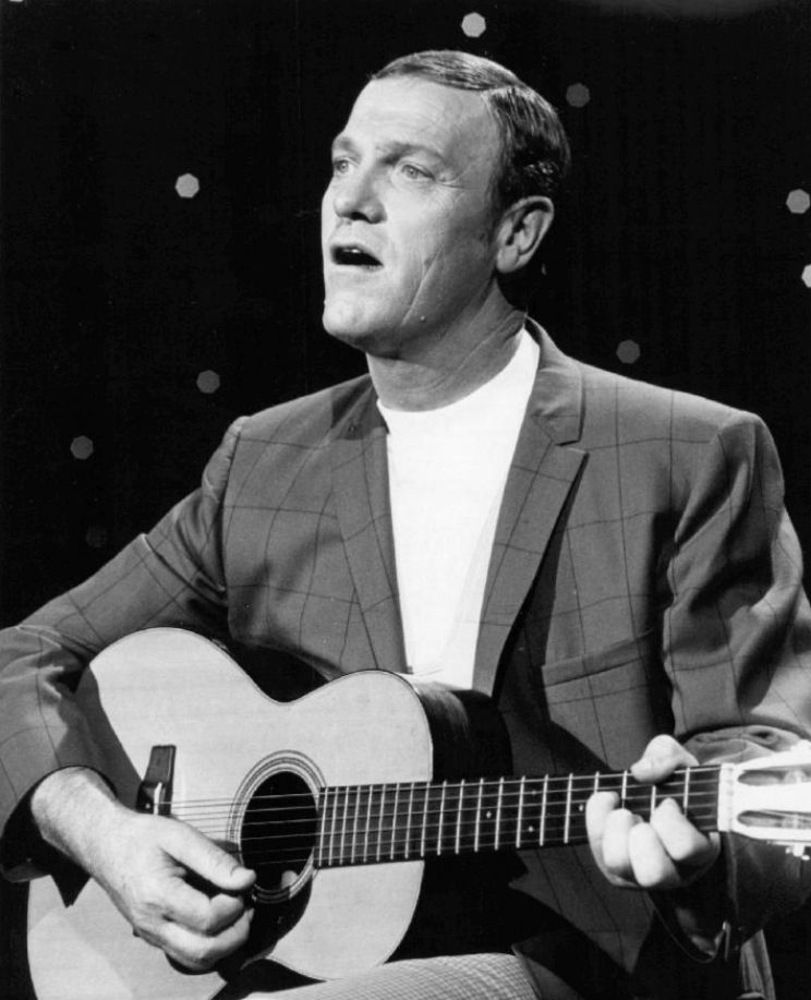 Edward Arnold