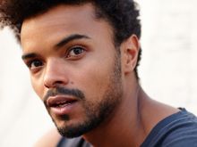 Eka Darville