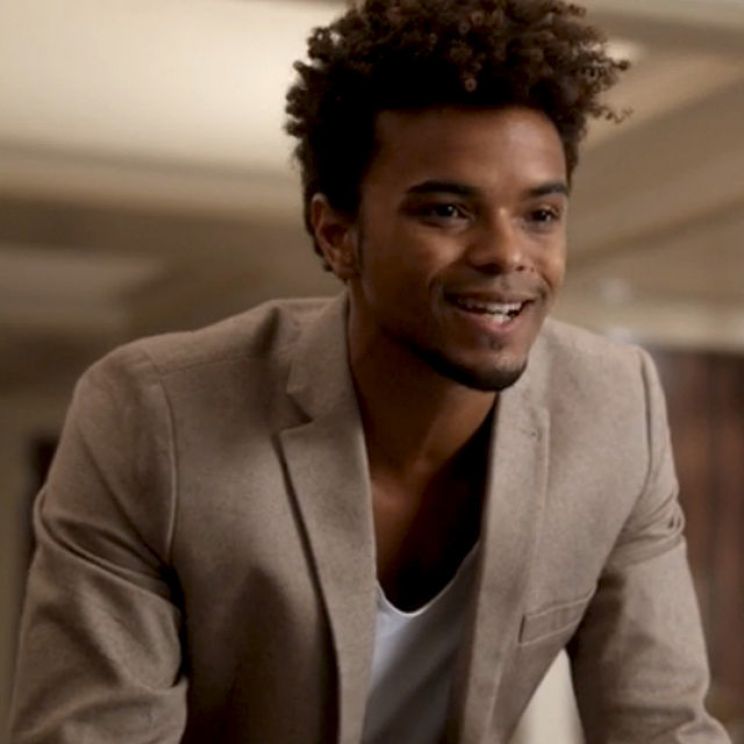 Eka Darville