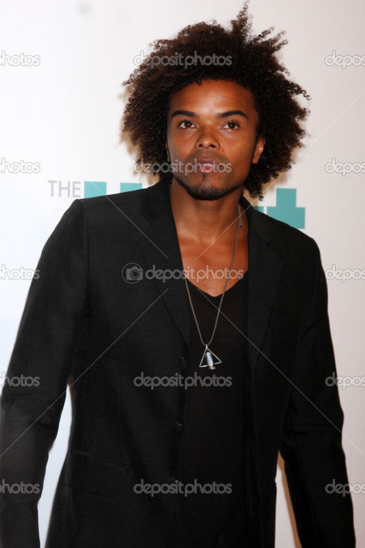 Eka Darville