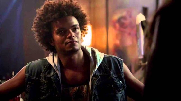 Eka Darville