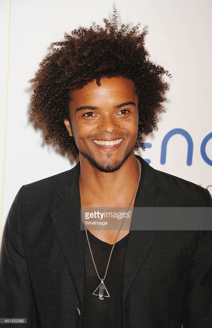 Eka Darville