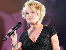 Elaine Paige