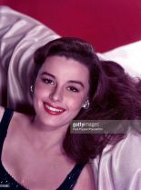 Elaine Stewart photo