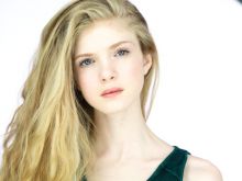 Elena Kampouris