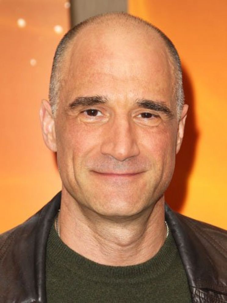 Elias Koteas.