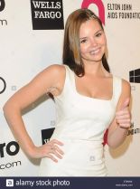 Eline Powell #1678052 picture (Portrait Medium)