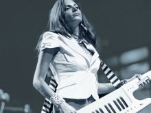 Elisa Jordana photo