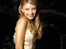 Elisabeth Harnois