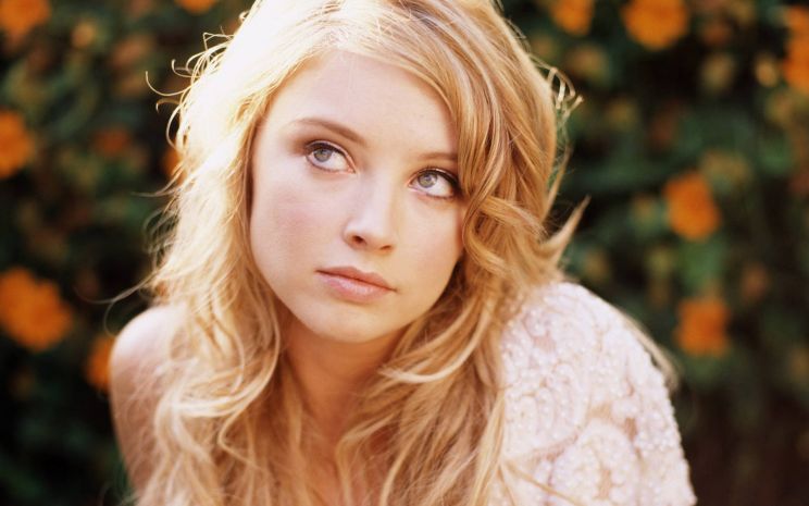 Elisabeth Harnois