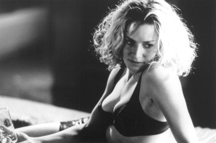 Elisabeth Shue