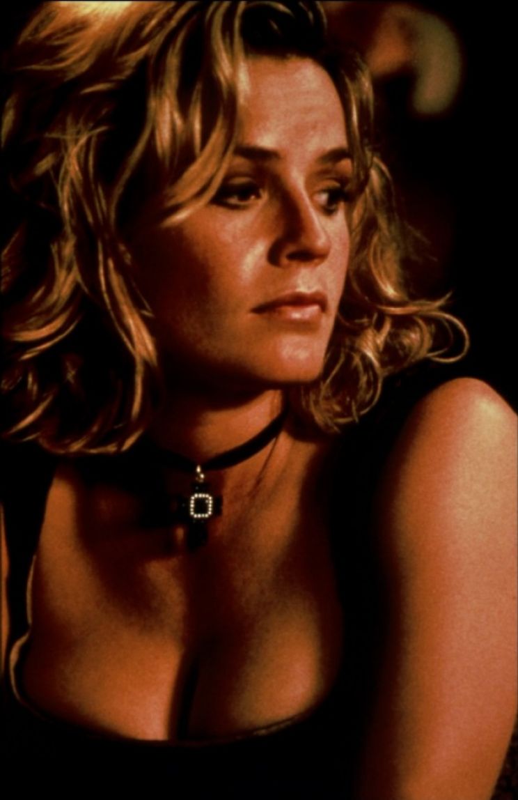 Elisabeth Shue