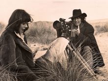 Elisabeth Sladen photo