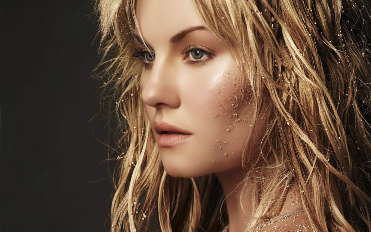 Elisha Cuthbert