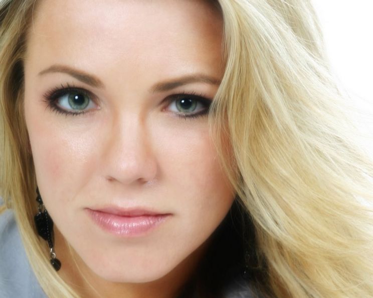 Elizabeth Bond