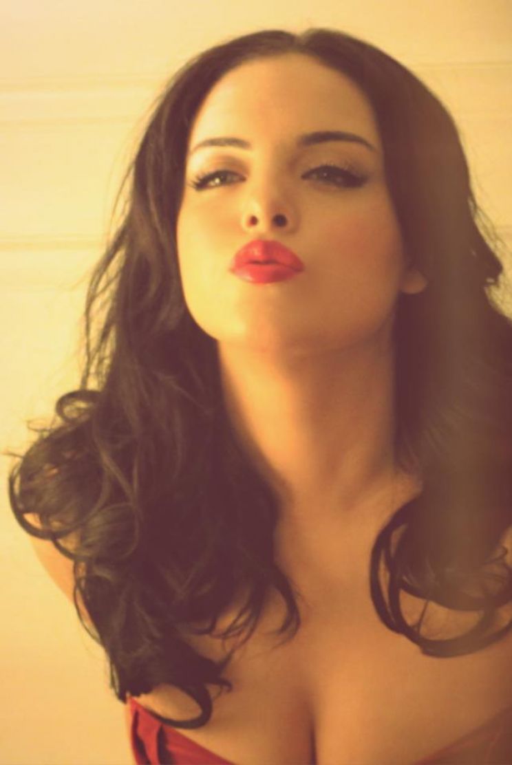 Elizabeth Gillies