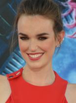 Elizabeth Henstridge