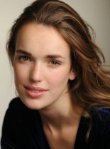 Elizabeth Henstridge