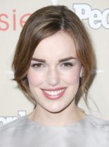 Elizabeth Henstridge