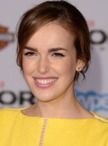 Elizabeth Henstridge