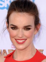 Elizabeth Henstridge