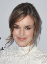 Elizabeth Henstridge