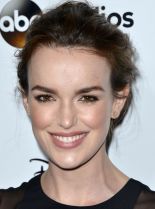 Elizabeth Henstridge