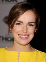 Elizabeth Henstridge