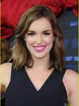 Elizabeth Henstridge