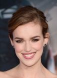 Elizabeth Henstridge