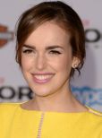 Elizabeth Henstridge