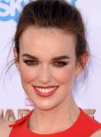 Elizabeth Henstridge