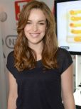 Elizabeth Henstridge