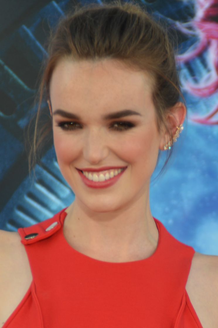 Elizabeth Henstridge