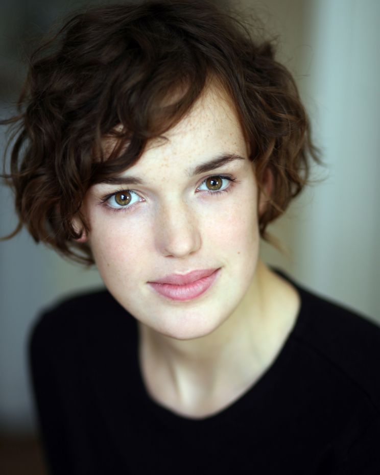 Elizabeth Henstridge