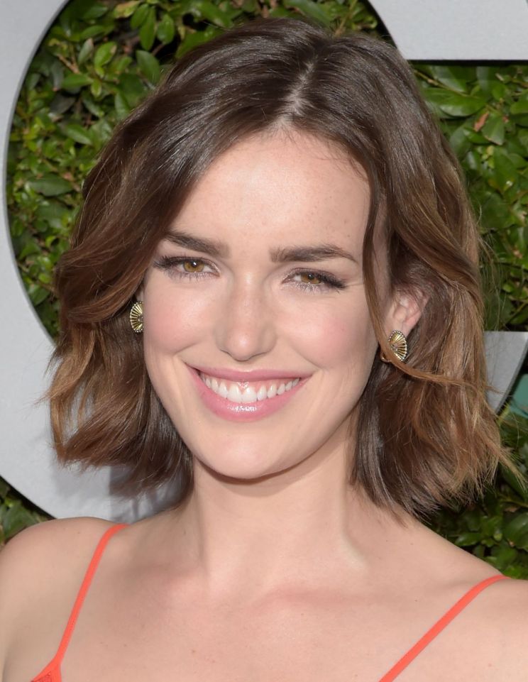 Elizabeth Henstridge