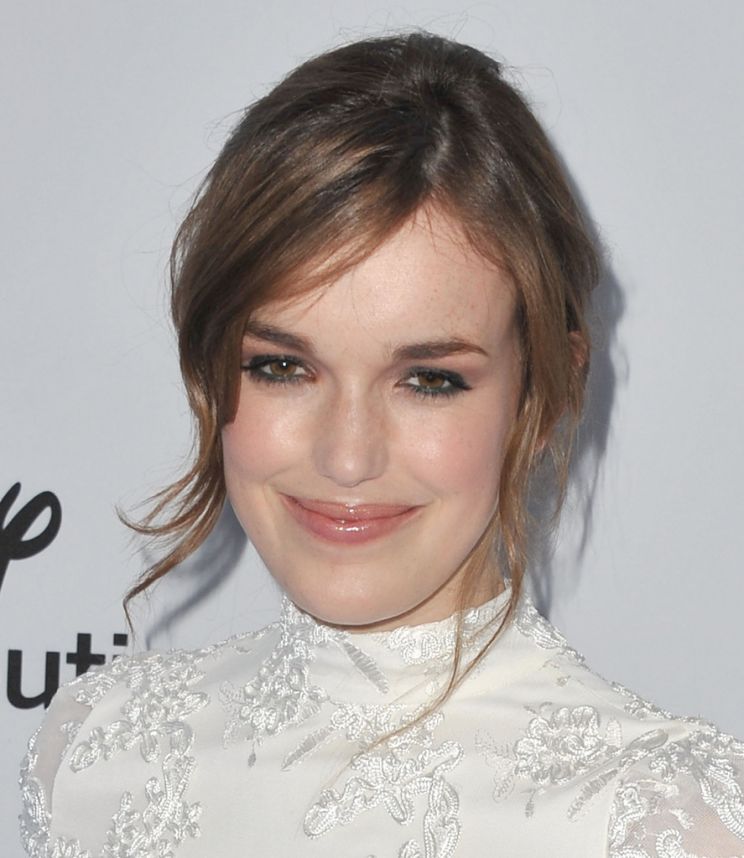 Elizabeth Henstridge