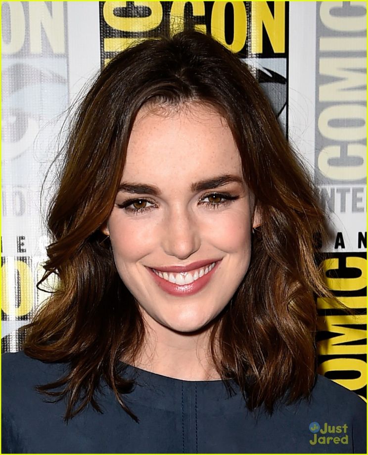 Elizabeth Henstridge