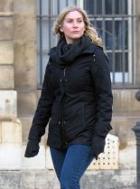 Elizabeth Mitchell photo