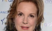 Elizabeth Perkins