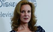 Elizabeth Perkins