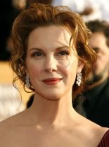 Elizabeth Perkins